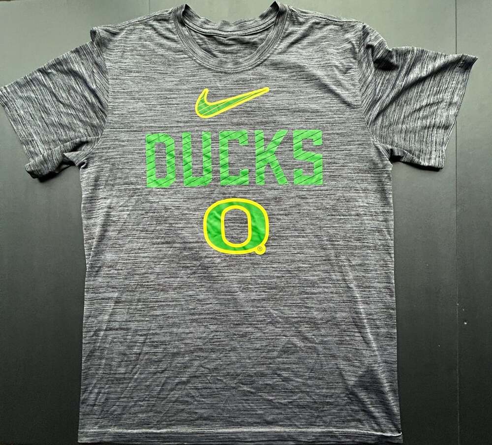 Nike Oregon Ducks Size M Gray Dri-Fit T-Shirt